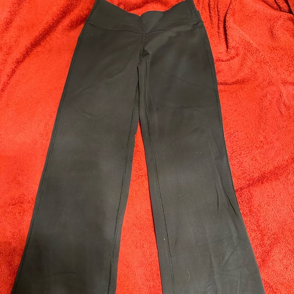 Classic Black Lululemon Yoga Pants - Picture 2 of 2